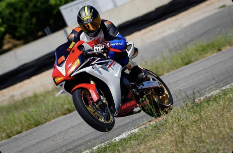 Escuela de motociclismo Kotarr Racing Team